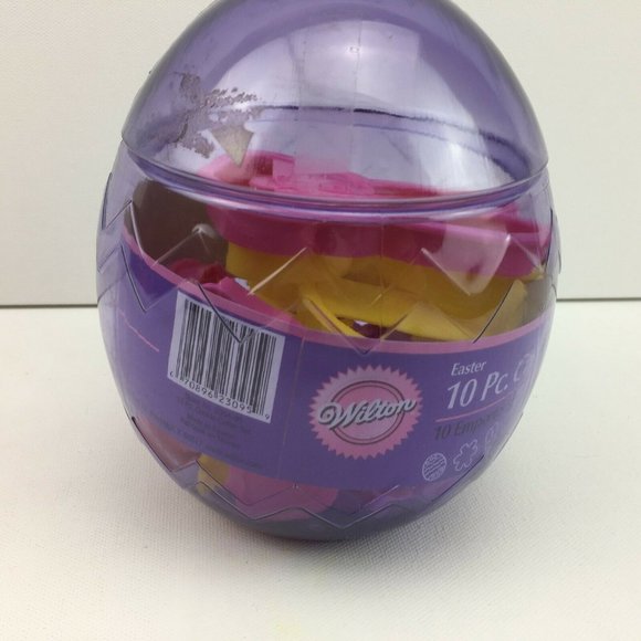 Wilton Easter 10 Piece Cookie Cutter Set Plastic Egg Bunny Flower Carrot Basket - Picture 2 of 4